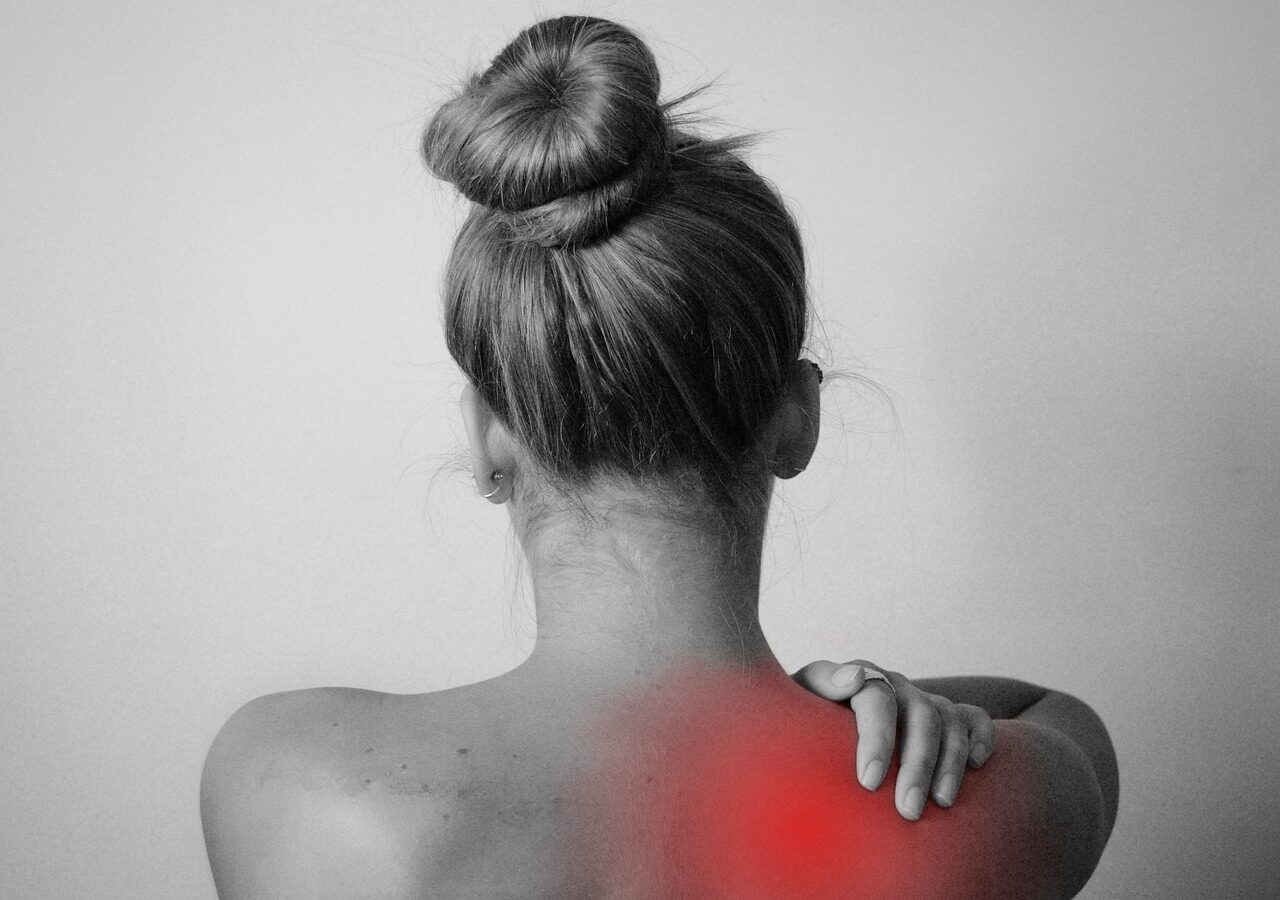 back, pain, shoulder, injury, sun, burn, posture, ergonomic, woman, girl, soreness, discomfort, ache, nature, hurt, irradiate, gray pain